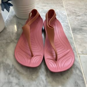 Crocs Serena Flip Sandal